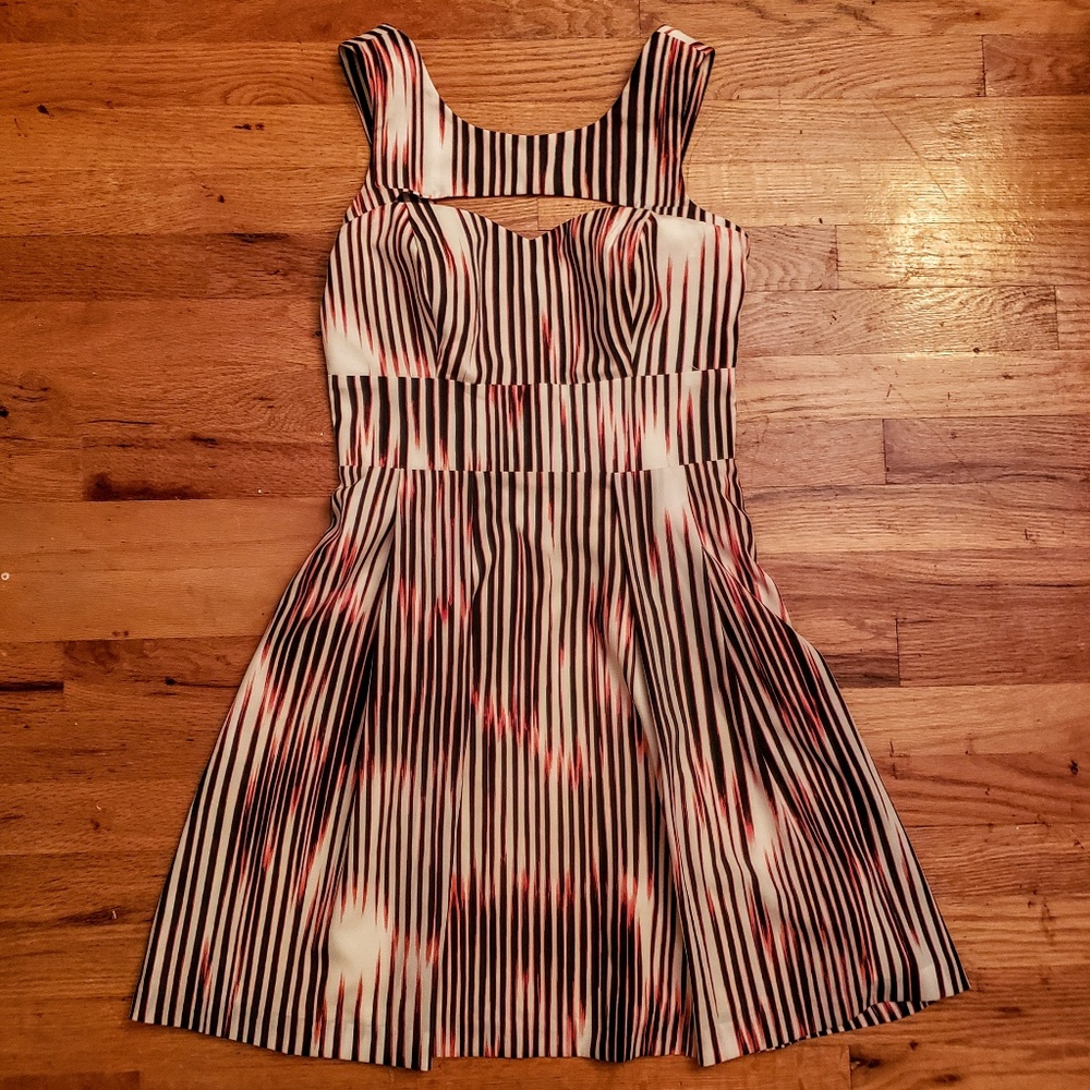 GUESS white coral black patterned dress